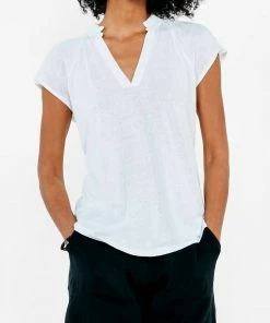 Budget 🛒 Nic + Zoe Short Sleeve Ruffle V Tee in Paper White for 👩 women 🤩