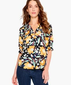 Discount ⭐ NIC+ZOE Flower Burst 👕 Shirt for 👩 women 🥰